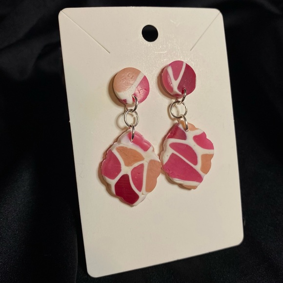 Blue Willow Boutique Earrings - Picture 1 of 3